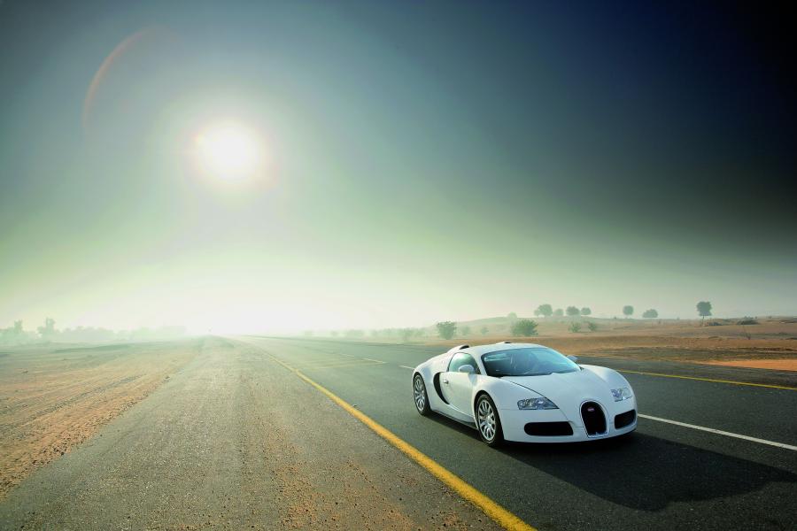  Bugatti Veyron 16.4 Centenaire 2009 года  (фото 88 из 130)